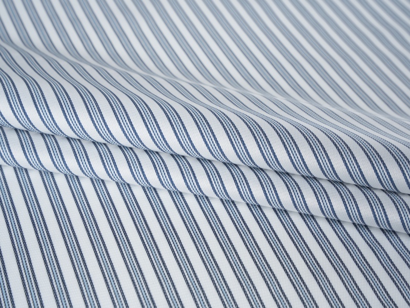 ポリエステルの糸染色された袖の裏地生地