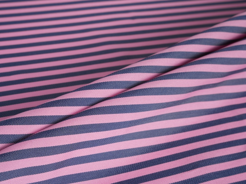 ポリエステルは糸染色された袖の裏地生地を吸収します